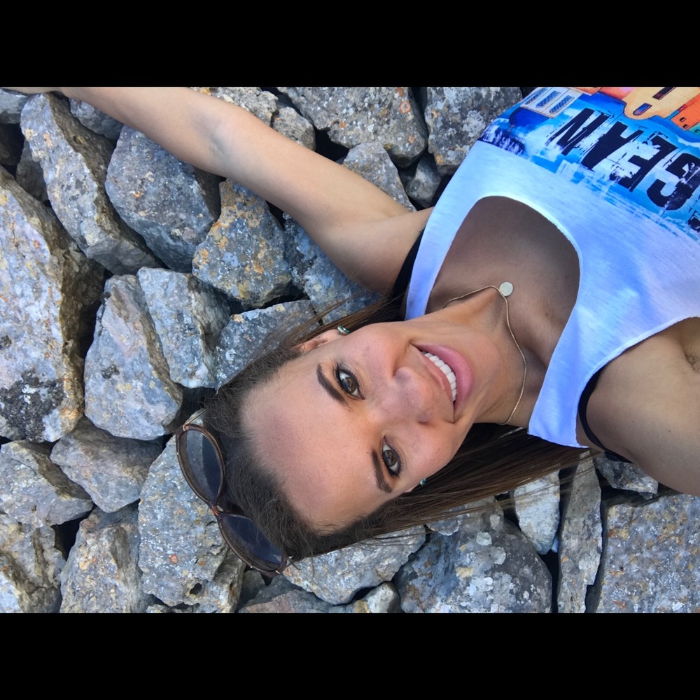 Meet your Posher, Arielle